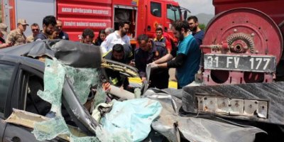 Baba ve oğlu feci şekilde hayatını kaybetti