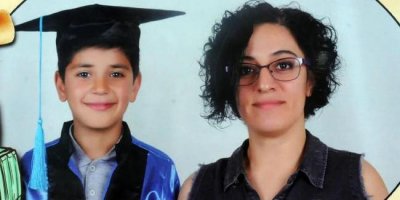 Karşıdan gelen minibüsü fark edemedi! Aysel öğretmen hayatını kaybetti