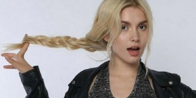 Şarkıcı Aynur Aydın, orta parmak hareketi yapan Aleyna Tilki'yi sildi