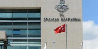 Anayasa Mahkemesi'nden 'barış bildirisi'ne imza atan akademisyenler hakkında karar