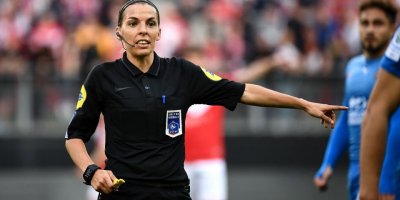Stephanie Frappart kimdir? UEFA Süper Kupa maçını Stephanie Frappart yönetecek