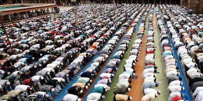 Cuma Namazı nasıl kılınır? Kaç rekattır? Nasıl niyet edilir? Cuma namazı saat kaçta?