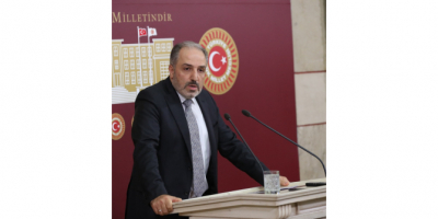 AK Parti İstanbul Milletvekili Mustafa Yeneroğlu partisinden istifa etti