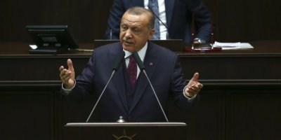 Meclis TV'den skandal! Cumhurbaşkanı Erdoğan'ın konuşmasını kesip, HDP'nin toplantısını yayınladılar