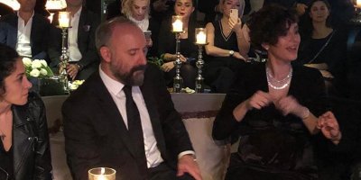 4 Aylı hamile olan Bergüzar Korel sahnede şarkı söyledi