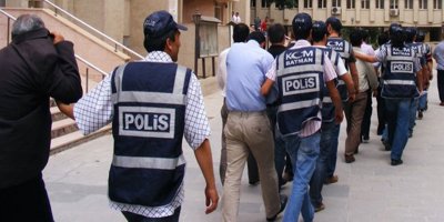 FETÖ soruşturması: 36 asker 1 mahrem imam hakkında gözaltı kararı