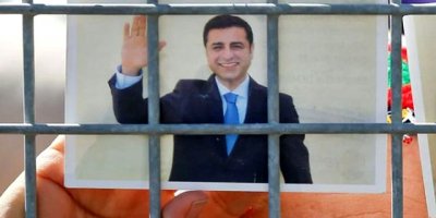 Selahattin Demirtaş cezaevinde rahatsızlandı! Kız kardeşi son durumunu paylaştı...