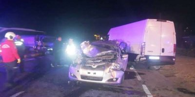 Alkollü sürücü kontrol noktasına daldı: 6 yaralı