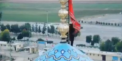 İran’da bir camiinin kubbesine ‘intikamı’ temsil eden kırmızı bayrak çekildi