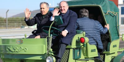 Bakan Varank, elektrikli faytonu test etti