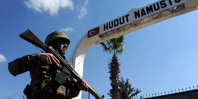 PKK'lı 2 terörist teslim oldu