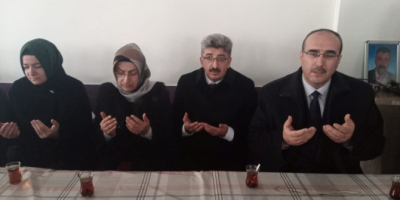 Deprem şehitlerinin ailelerine taziye ziyareti