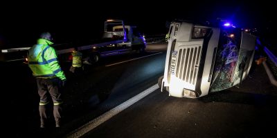 Bursa'da göçmenleri taşıyan minibüs otomobille çarpıştı: 21 yaralı