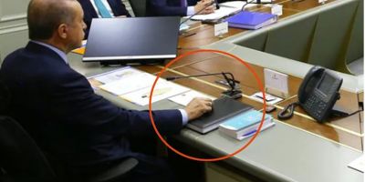Cumhurbaşkanı Erdoğan'nın siyah kaplı defterinin yanındaki 3 kalemin sırrı ne?