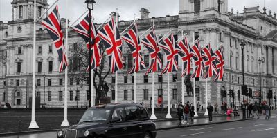 İngiltere'de Kovid-19 nedeniyle can kaybı 26 bini geçti