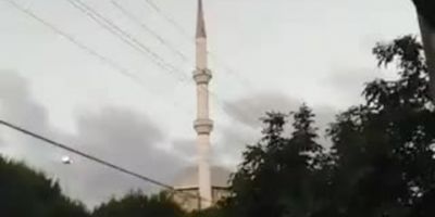 İzmir'de yine cami minarelerinden müzik yayını yapıldı