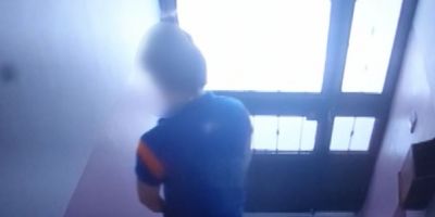 Beyoğlu'nda kargocudan şok hareket