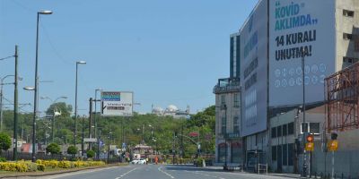 İstanbul'da tarihinin en sessiz bayramı! Sokaklar bomboş, her yer kapalı..