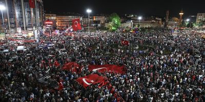 15 Temmuz şarkısı dinle! 15 Temmuz gecesi şarkısı dinle