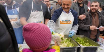 Kartallılar hamsiye doydu! Cumhur ittifakı Kartal Belediye Başkan adayı Hüseyin Karakaya'dan hamsi şöleni