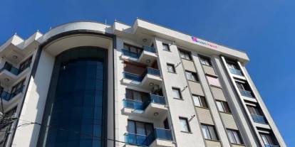 Pendik’te akıl almaz olay! 40 günlük bebeği apartmanın 6. katından aşağı attı!