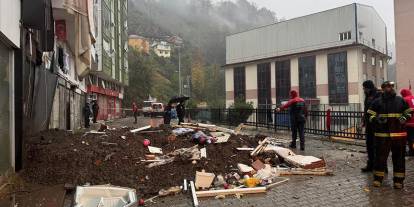 Rize sabah felaketle uyandı! Yağış nedeniyle meydana gelen heyelanda ölü ve yaralılar var!