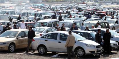 Suriyelilerin ucuza sattığı araçlar, piyasada ikinci el otomobil fiyatlarını düşürdü!