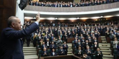 O, partideki isim AK Parti'ye geçiyor: Rozetini bizzat Erdoğan takacak!