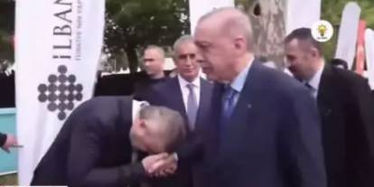 Erdoğan'ın elini öptüğü anlar olay oldu: Yavuz Bingöl sosyal medyayı ikiye böldü!