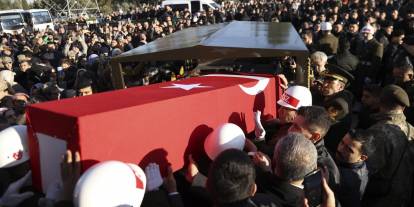 Son dakika... Türkiye 12 şehidini son yolculuğuna uğurluyor