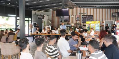 CHP Pendik  gençlerle kahvaltıda buluştu: CHP gençliğin her zaman yanında