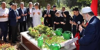 15 Temmuz Şehitleri Pendik'te Rahmet Ve Minnetle Anıldı
