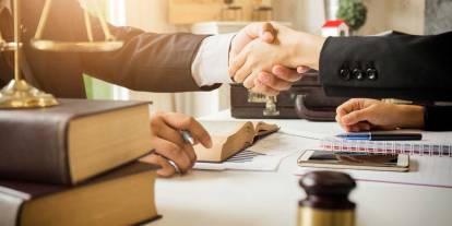 Sosyal medyada hakaret davalarını gelir kapısına çevirenlere kötü haber! Yeni düzenleme ile uzlaşma yolu kapanıyor