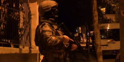 Çekmeköy'de hareketli dakikalar: Uyuşturucu baskını sırasında evden polise ateş açıldı!