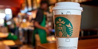 Starbucks batıyor mu? Yüzlerce mağazasını kapatacak!