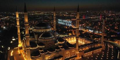 Bu gece Miraç kandili: Peki, Miraç gecesi ne oldu? Miraç Kandili fazileti önemi nedir? Miraç ne demek, anlamı nedir?