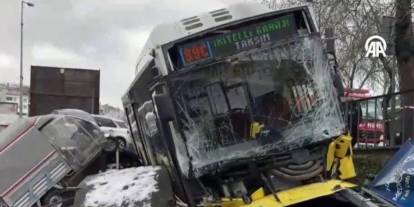 Esenler'de İETT otobüsü otoparka daldı: Ortalık savaş alanı!