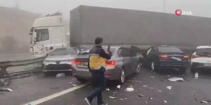 Gaziantep - Şanlıurfa otoyolunda 8 araç birbirine girdi; ölü ve yaralılar var