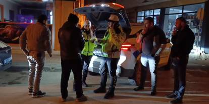 Bedelini ağır ödedi: Polisin 'dur' ihtarına uymayan ehliyetsiz sürücüye 303 bin lira ceza!