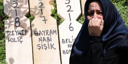 Sözün bittiği yer: Kahramanmaraş okul saldırısında ölen öğrenciler tek tek toprağa verildi