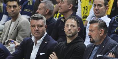 Fenerbahçe yönetimi 3-0'lık derbi sonrası kritik kararla toplanıyor!