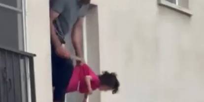 Böyle baba olamaz: 3 yaşındaki kızını rehin aldı!