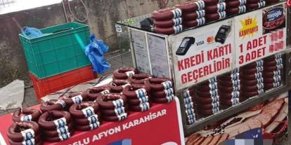 Pazarda 3 adet sucuğu sattıkları fiyata bakın: Mide kanaması garantili!