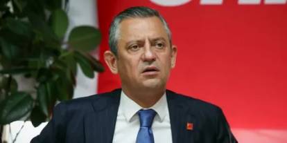 CHP'de büyük şok: Merkez yönetim kurulu düştü, Özgür Özel ekibinden 28 isim Parti Meclisi'nden istifa etti!