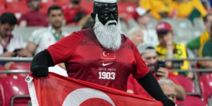 Dünyanın ilgisini çeken Türk: Kimliği belli oldu, yüzünü boyamasının nedeni bakın neymiş?