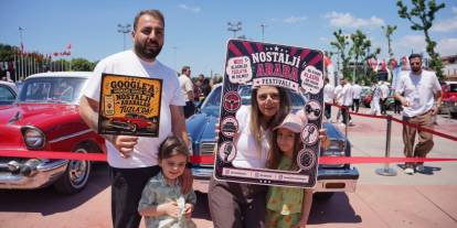 Tuzla’da Nostalji Rüzgârı: Klasik Otomobiller Sahilde Buluştu