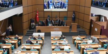 Üsküdar Belediyesi'nde yer yerinden oynadı: 6 CHP'li AK Parti adayına oy verdi, ortalık karıştı!