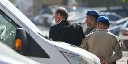 Sevgilisiyle bel altı mesajları ortaya çıkmıştı: Menderes Belediye Başkanı İlkay Çiçek, kesin ihraç talebiyle disipline sevk edildi!