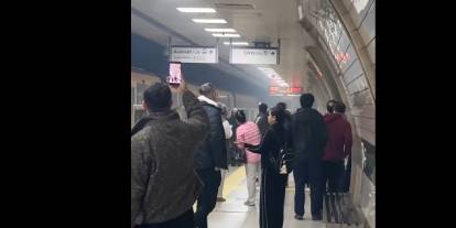 Üsküdar-Sultanbeyli metrosunda hareketli dakikalar: Yüksek sesli patlama sonucu ortalık dumanla kaplandı!
