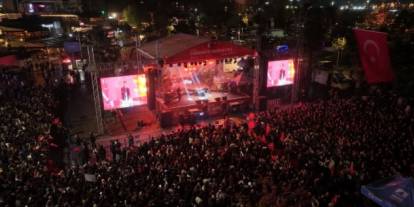 Cumhuriyet Coşkusu Pendik’te Murat Dalkılıç Konseriyle Zirveye Taşındı…